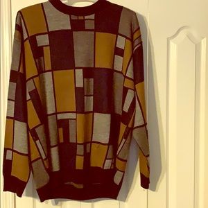 XL long sleeve box pattern sweater.
